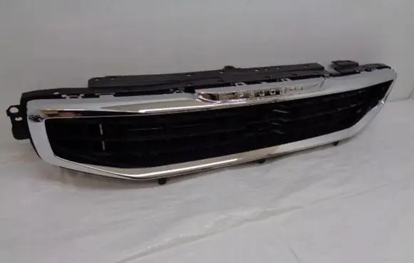 Peugeot 508 Front bumper upper radiator grill 9807631080