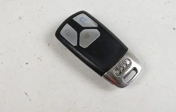Audi A4 S4 B9 Ignition key/card 4M0959754BR