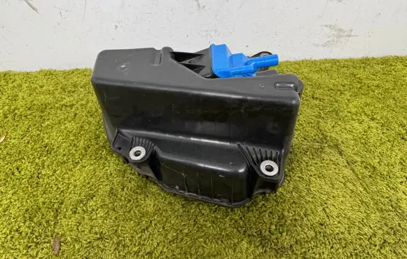 Audi A4 S4 B9 AdBlue liquid reservoir 4067425al