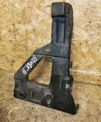 Audi A6 S6 C6 4F Front bumper mounting bracket 4F0807227 13672