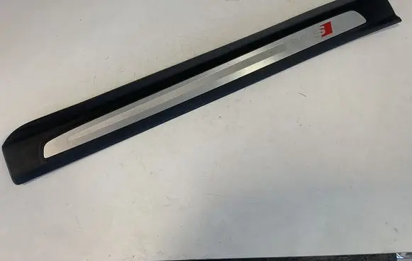 Audi Q7 4L Front sill trim cover 4L0853374F