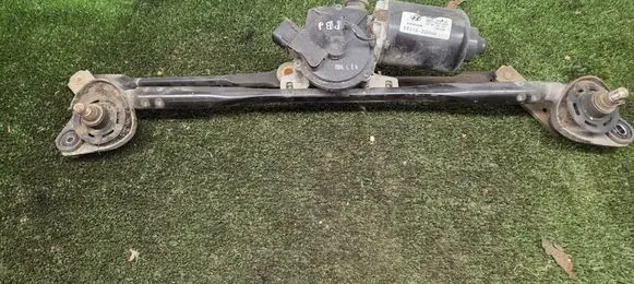 Hyundai Santa Fe Front wiper linkage 981102B000