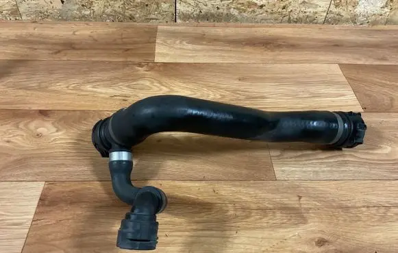 BMW 5 E60 E61 Engine coolant pipe/hose 7508036
