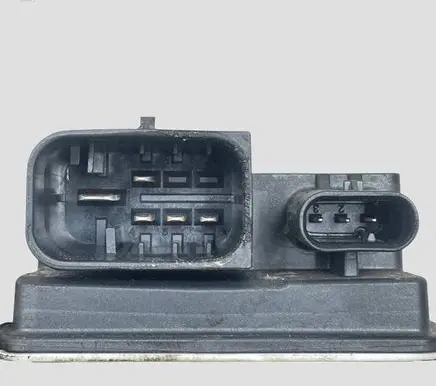 BMW 3 F30 F35 F31 Glow plug pre-heat relay 857008702 120808 0522120103
