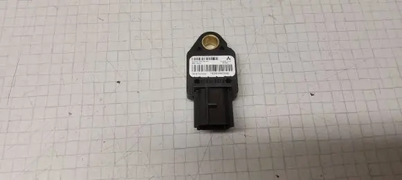 Mitsubishi Outlander Airbag deployment crash/impact sensor 8651A001 39754C