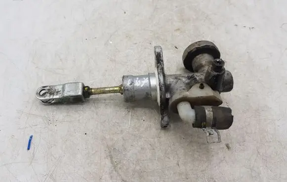 Nissan X-Trail T30 Clutch slave cylinder NOCODE