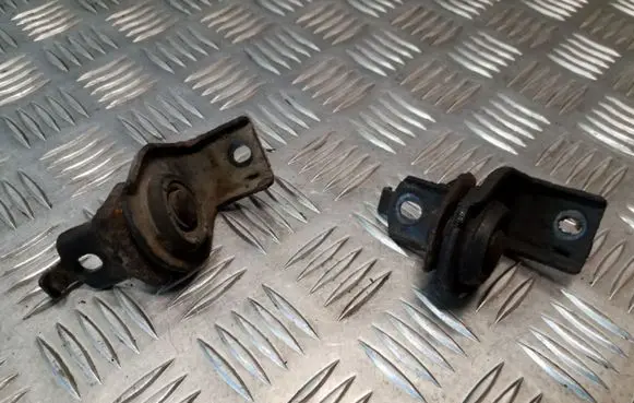 Toyota Land Cruiser (J120) Radiator mount bracket