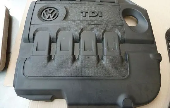 Volkswagen Golf VI Engine cover (trim) 04L103925Q