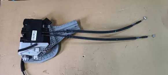 Hyundai Tucson TL Rear door lock 81420D7110