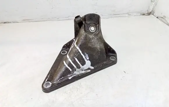 BMW 5 E60 E61 Engine mounting bracket 22116761149