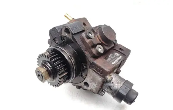 Opel Vivaro Fuel injection high pressure pump 8200690744 0445010170