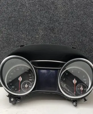 Speedometer (instrument cluster)