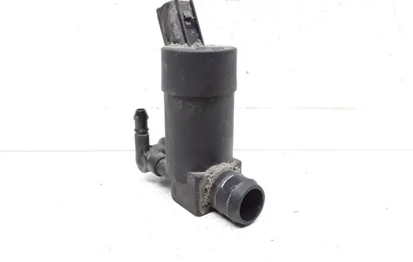 Volvo V70 Windscreen/windshield washer pump