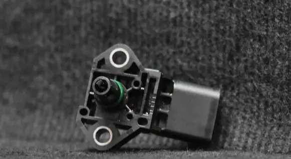 Volkswagen Jetta VI Air pressure sensor 0281002977 03G906051E