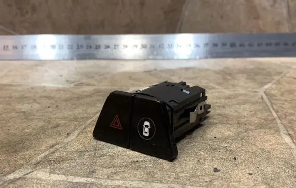 BMW 5 G30 G31 Hazard light switch 6993047