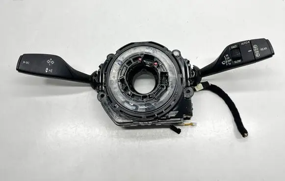 Wiper turn signal indicator stalk/switch