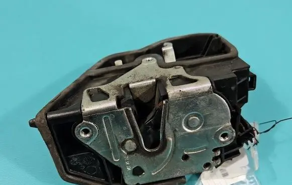 BMW X3 E83 Front door lock 7202143 IMPRK1557806