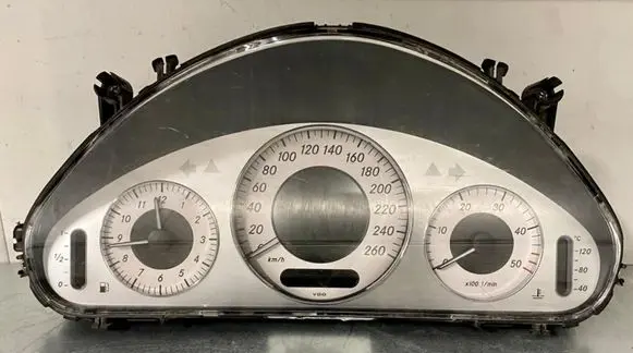 Mercedes-Benz E W211 Speedometer (instrument cluster) A2115406248 2115406248