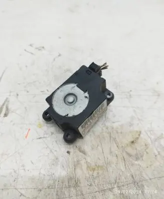 Renault Twingo II Air flap motor/actuator N104722T 1000077010 2908071A