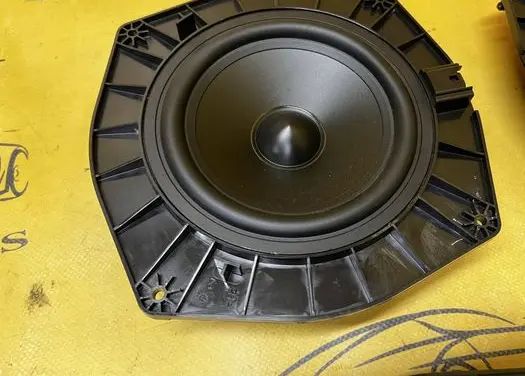 Land Rover Discovery 5 Front door speaker DPLA18808BB