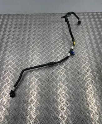 Engine coolant pipe/hose