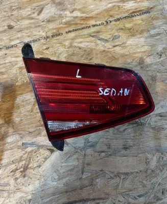 Volkswagen PASSAT B8 Rear/tail lights