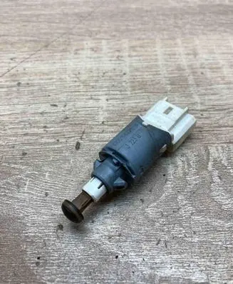 Renault Kangoo II Brake pedal sensor switch 8200168238B