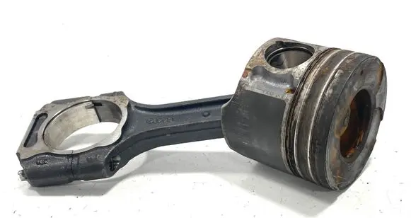 SsangYong Rexton Piston with connecting rod 66430