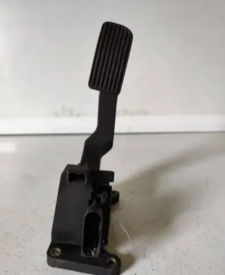 Mercedes-Benz Sprinter W901 W902 W903 W904 Accelerator throttle pedal 0281002335 088401175 A9013000404