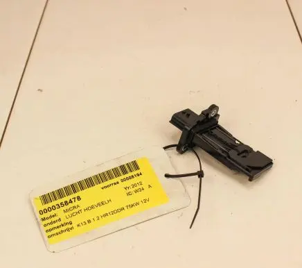 Nissan Qashqai Mass air flow meter 226801MG0A