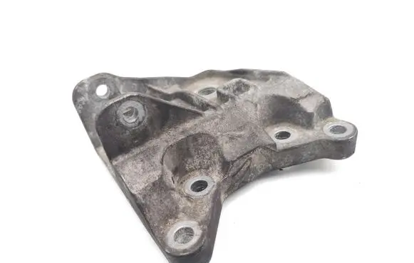 Land Rover Discovery Sport Engine mounting bracket GJ32-6P096-AE