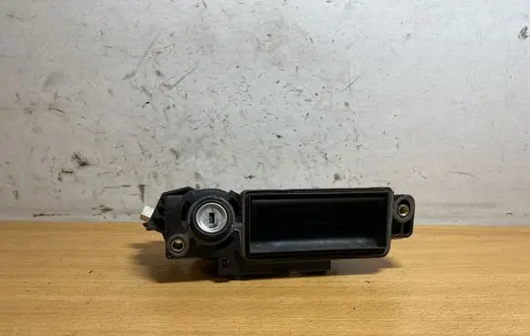 Mercedes-Benz C W203 Tailgate/boot open switch button 2037500093 C2778