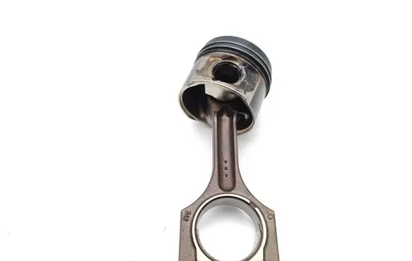 BMW X3 F25 Piston with connecting rod N47D20C