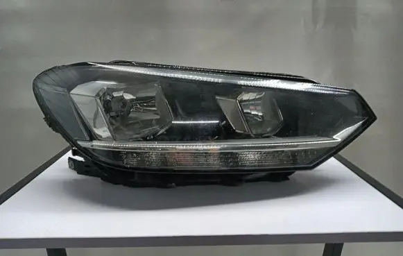 Volkswagen Touran III Headlight/headlamp