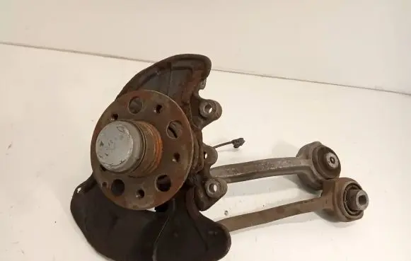 Mercedes-Benz CLK A209 C209 Front wheel hub
