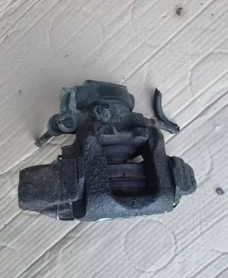 Renault Espace II Rear brake caliper