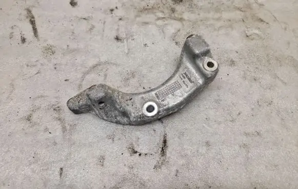 Volvo V40 A/C compressor mount bracket 31401869