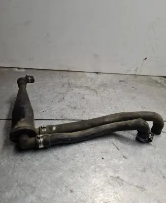 Audi 100 S4 C4 Breather/breather pipe/hose 046103495