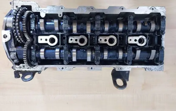 Mercedes-Benz C W204 Engine head A6460100820 A6460161006