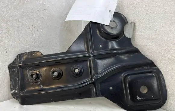 Opel Insignia A Battery tray 13310744