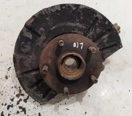 Suzuki Grand Vitara II Front wheel hub spindle knuckle