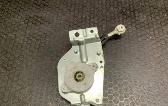 Peugeot 4007 Tailgate/trunk/boot lift motor 