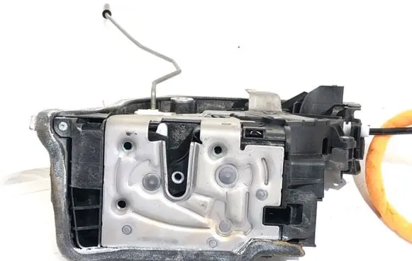 BMW 5 G30 G31 G38 Front door lock 7477685