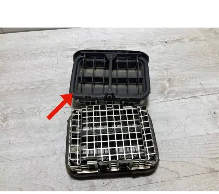 Mercedes-Benz SLK R171 Quarter panel pressure vent a1718201075