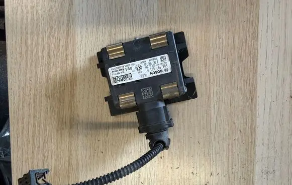 Volkswagen e-Golf Distronic sensor radar 5Q0907561D