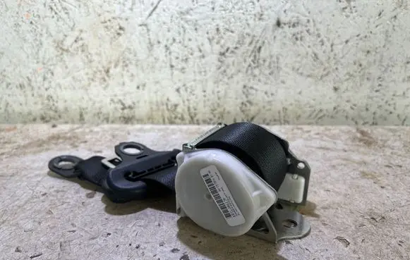 Peugeot 108 Rear seatbelt HLMCUSM1NG 08044699JN7 KR1JJ4617P
