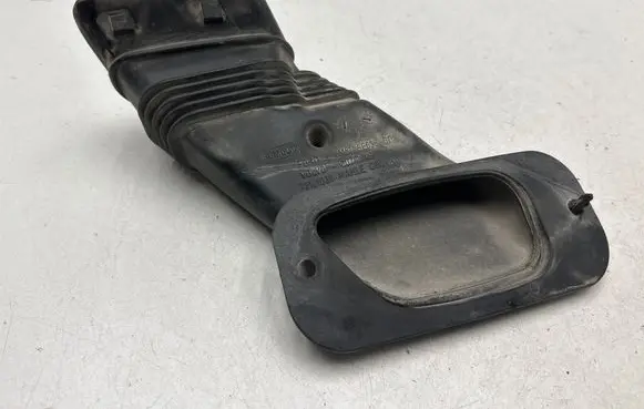 Volvo V50 Air intake duct part 7M519E635GD 72101038 30741749