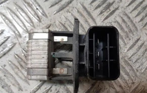 KIA Ceed Coolant fan relay 