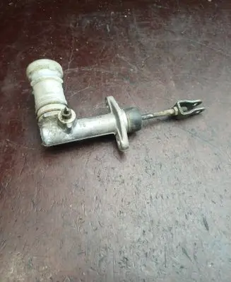 Hyundai Terracan Clutch master cylinder 