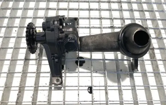 Mercedes-Benz Sprinter W901 W902 W903 W904 Oil pump 6031811320